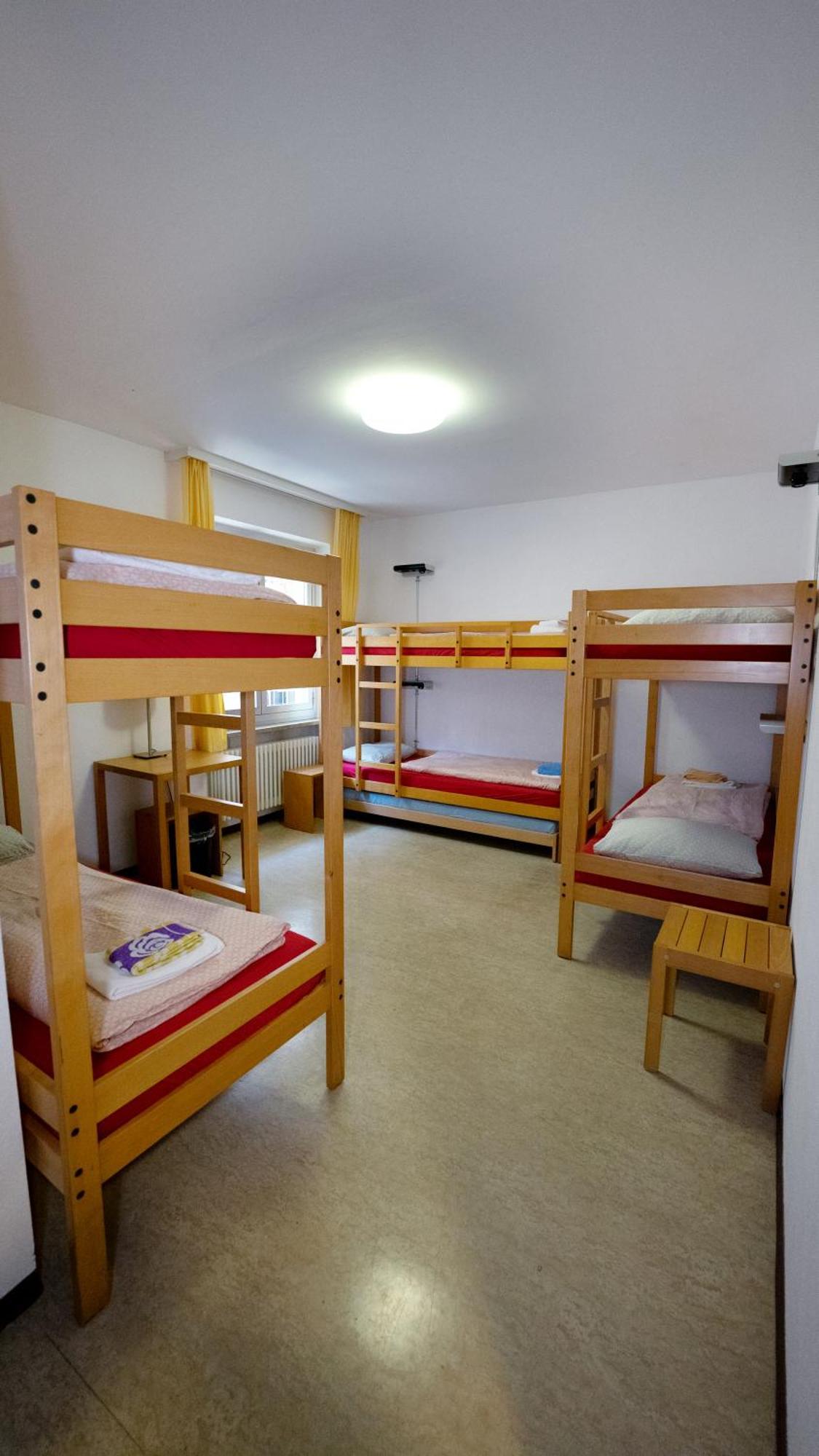Locarno Youth Hostel Oda fotoğraf